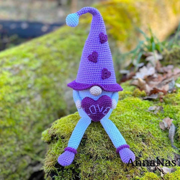 Gnome Valentin with legs