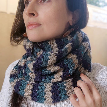 Marnie crochet loop scarf