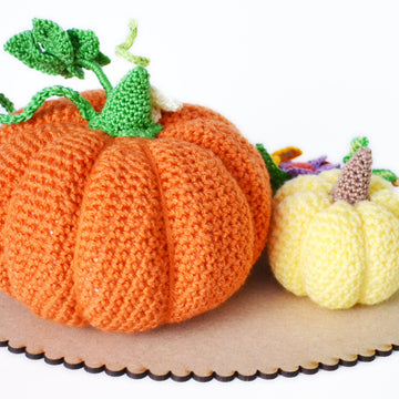 Crochet pumpkin and mice. Harvest ornament. Farmhouse decor