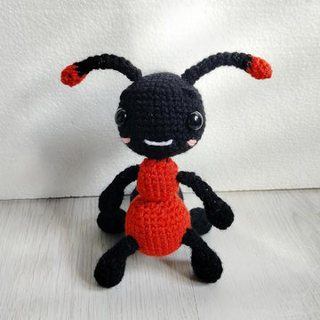 No-sew Amigurumi Beetle Ant