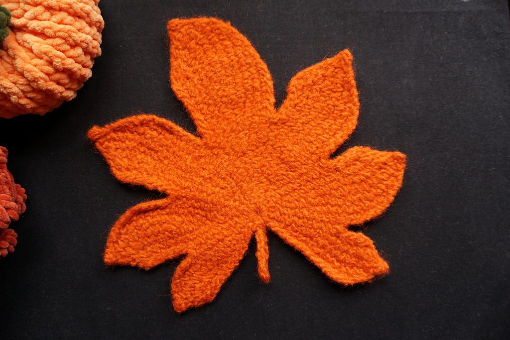 Leaf pot holder