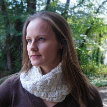 Snow Twist Cowl
