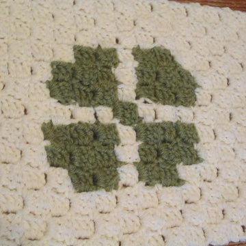 4 Leaf Clover Table Runner