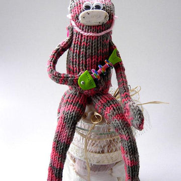 Thin cat  (knitted round)
