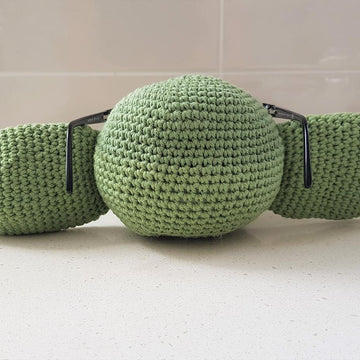BABY ALIEN GLASSES HOLDER