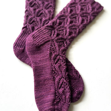 Ogee Flow Socks