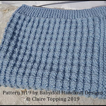 Simple waffle style blanket in two sizes and car seat blanket