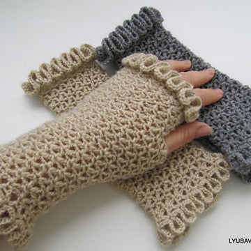 Crochet Wrist Warmers With Ruffled Edges