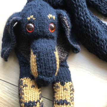 Dachshund Scarf Knitting Pattern Bella