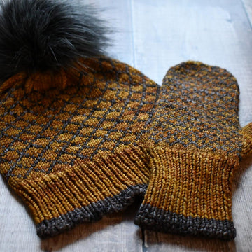 The True Queen Hat and Mitts