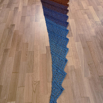 Triangular Scarf "Rhoxane"
