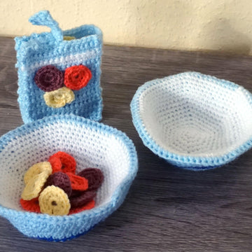 Crochet pattern muesli bowl and a muesli box with content
