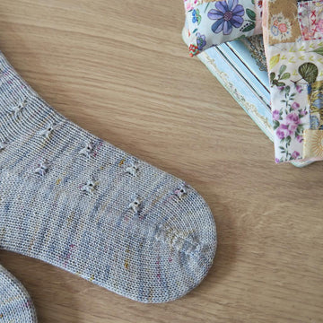Scattered Kisses Socks