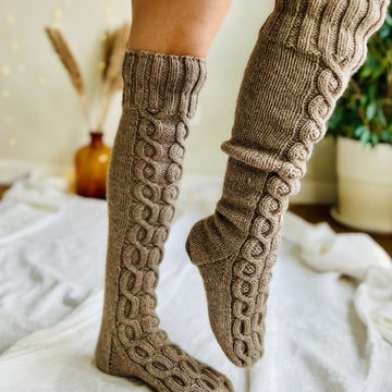 Chain cable knee socks