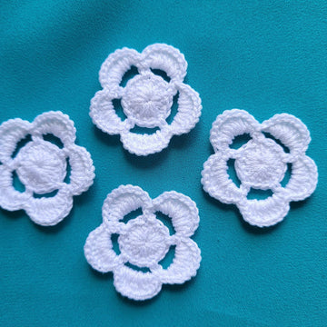 White small flower crochet pattern