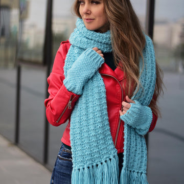 Svalbard knit super scarf with fringe