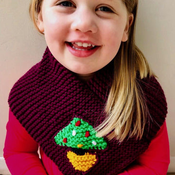Christmas Tree Triangular Scarf in Lang Merino 70
