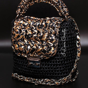Bag with puff stitch flap