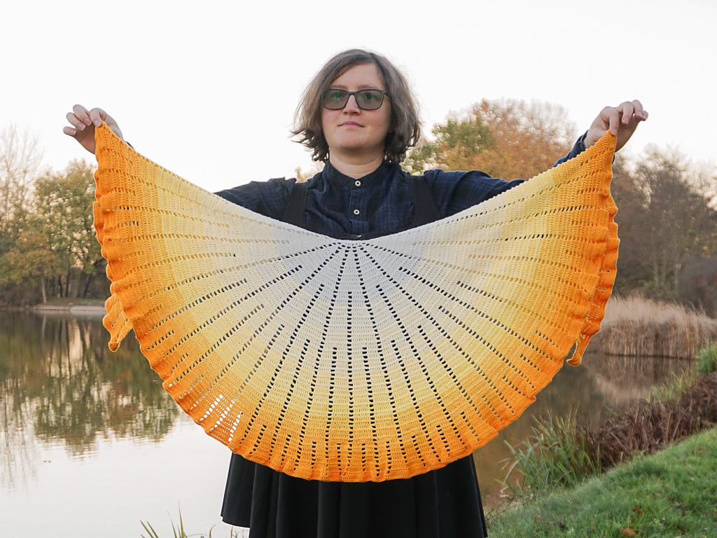 Marigold shawl
