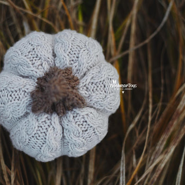 Cozy cable pumpkins. Knitted Pumpkin Pattern.