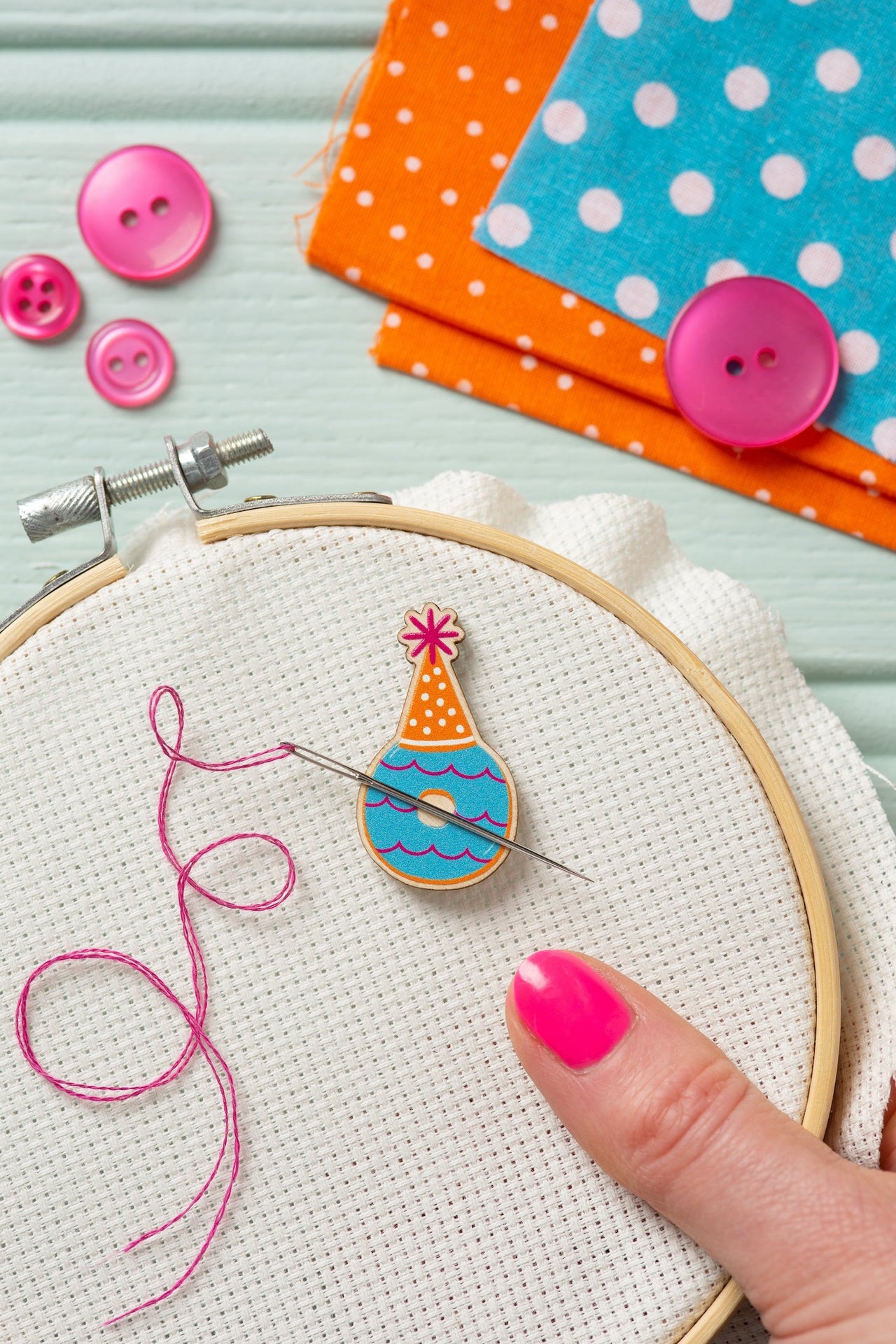 Hawthorn Handmade Party Ring Magnetic Needle Minder