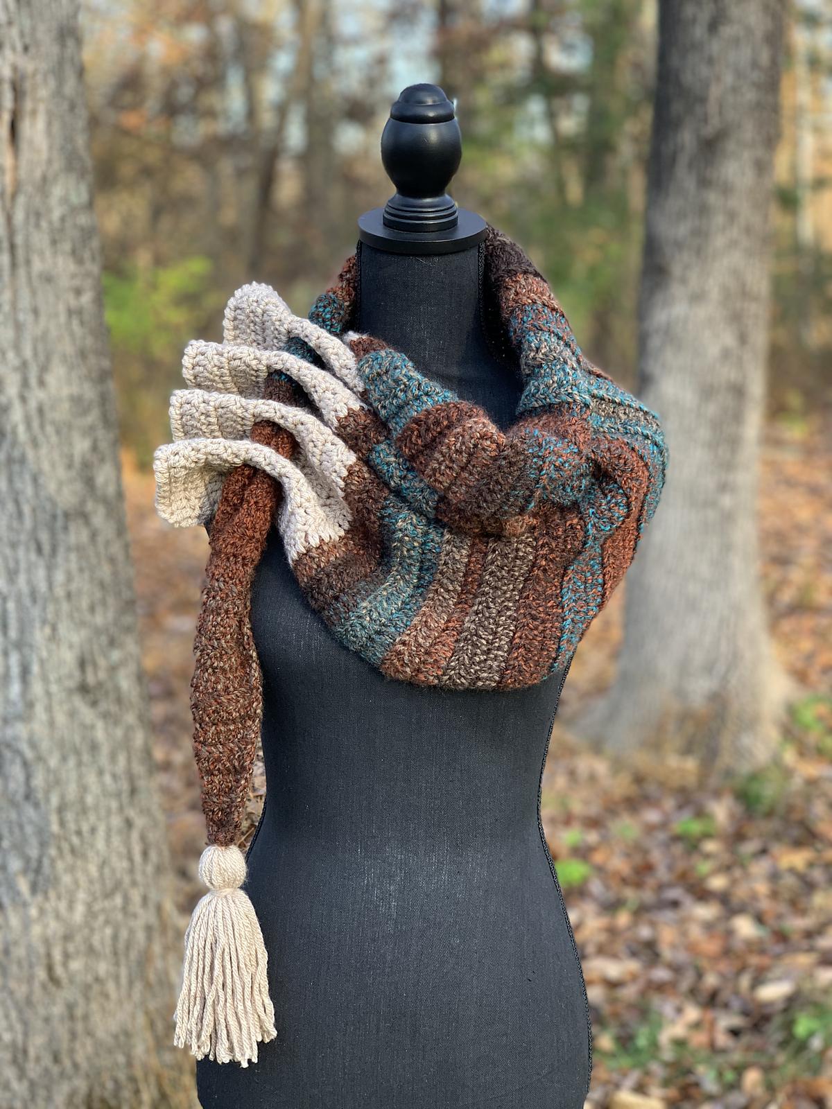 Carí Keyhole Scarf