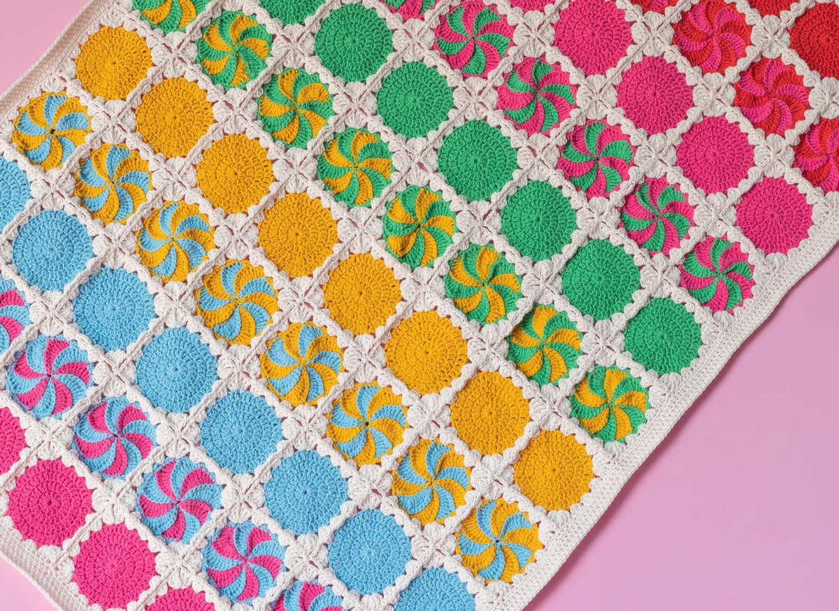Circles and Spirals Blanket in Yarn and Colors Baby Fabulous - YAC100002 - Downloadable PDF