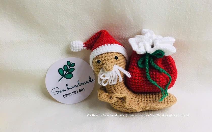 Santa Snail- crochet pattern- PDF file- English