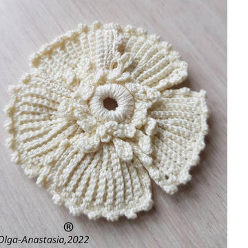 Antique floral motif 3