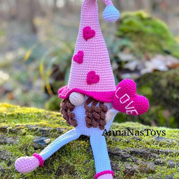 Gnome Valentinka with legs
