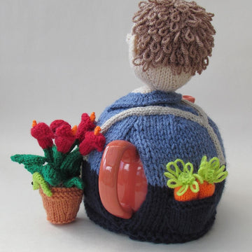 Gardener tea cosy