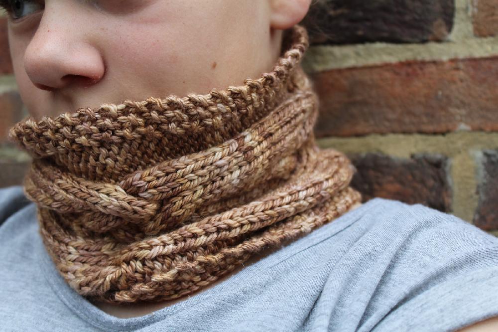 Criss Cross Cabled Cowl