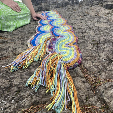 Lobster Claw Squiggle Scarf