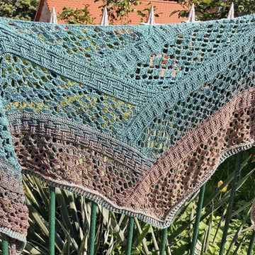 Flat Triangular Scarf "Styx"