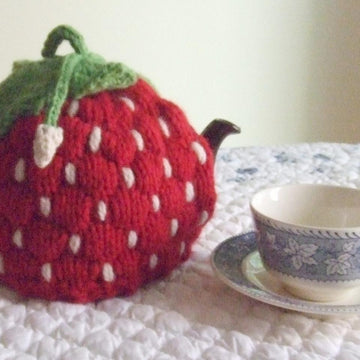 (Spouted) Strawberry Tea Cozy