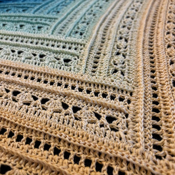 Triangular Scarf "Oreithyia"