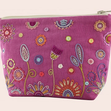 Un Chat Dans L'Aiguille Rose Pink Bag Printed Embroidery Kit