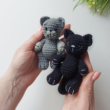 Little cat toy keychain