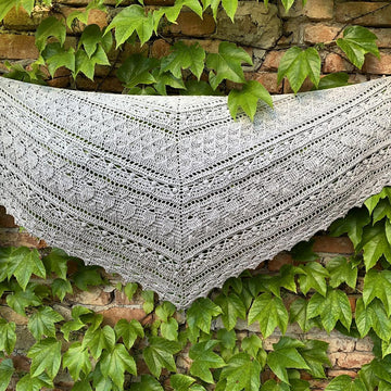 Flat Triangular Scarf "Admete"
