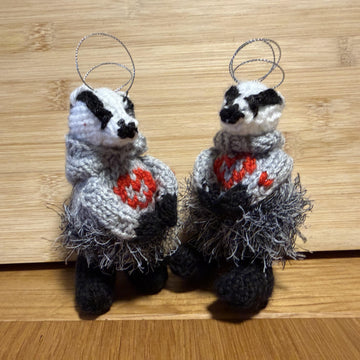 Mini Badger Wearing Valentine’s Day Jumper/Hoodie Ferrero Rocher/Lindor Cover/Hanging Decoration Knitting Pattern
