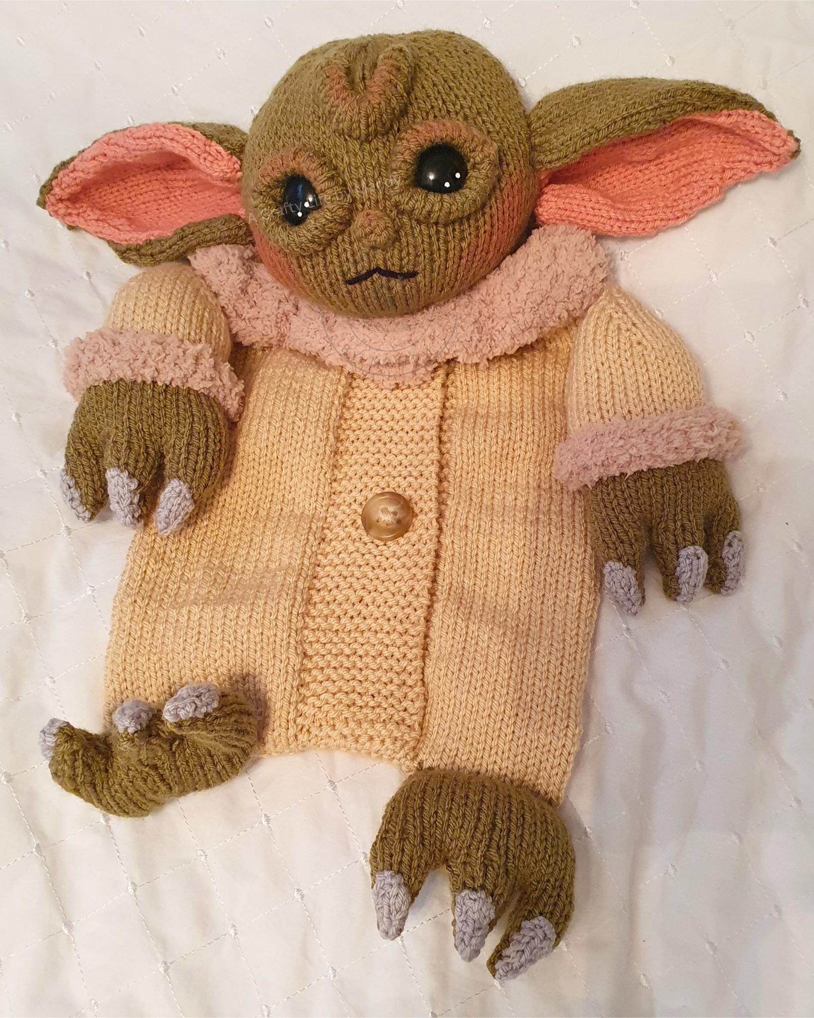 Baby Yo - Green Alien Child Hot Water Bottle/ Pj Case