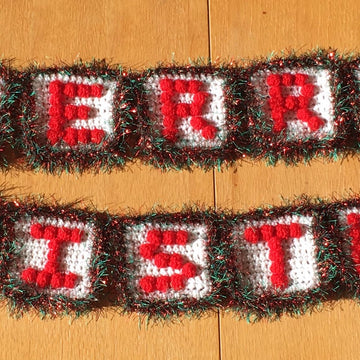 Merry Christmas Bunting decoration pattern by Melu Crochet