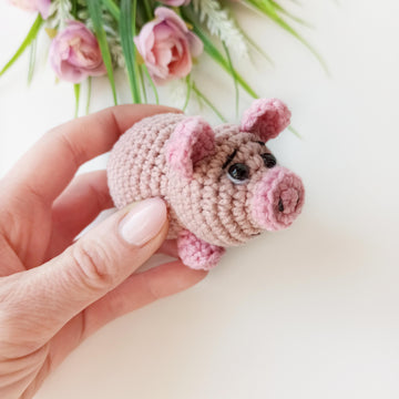 Little pig toy amigurumi pattern