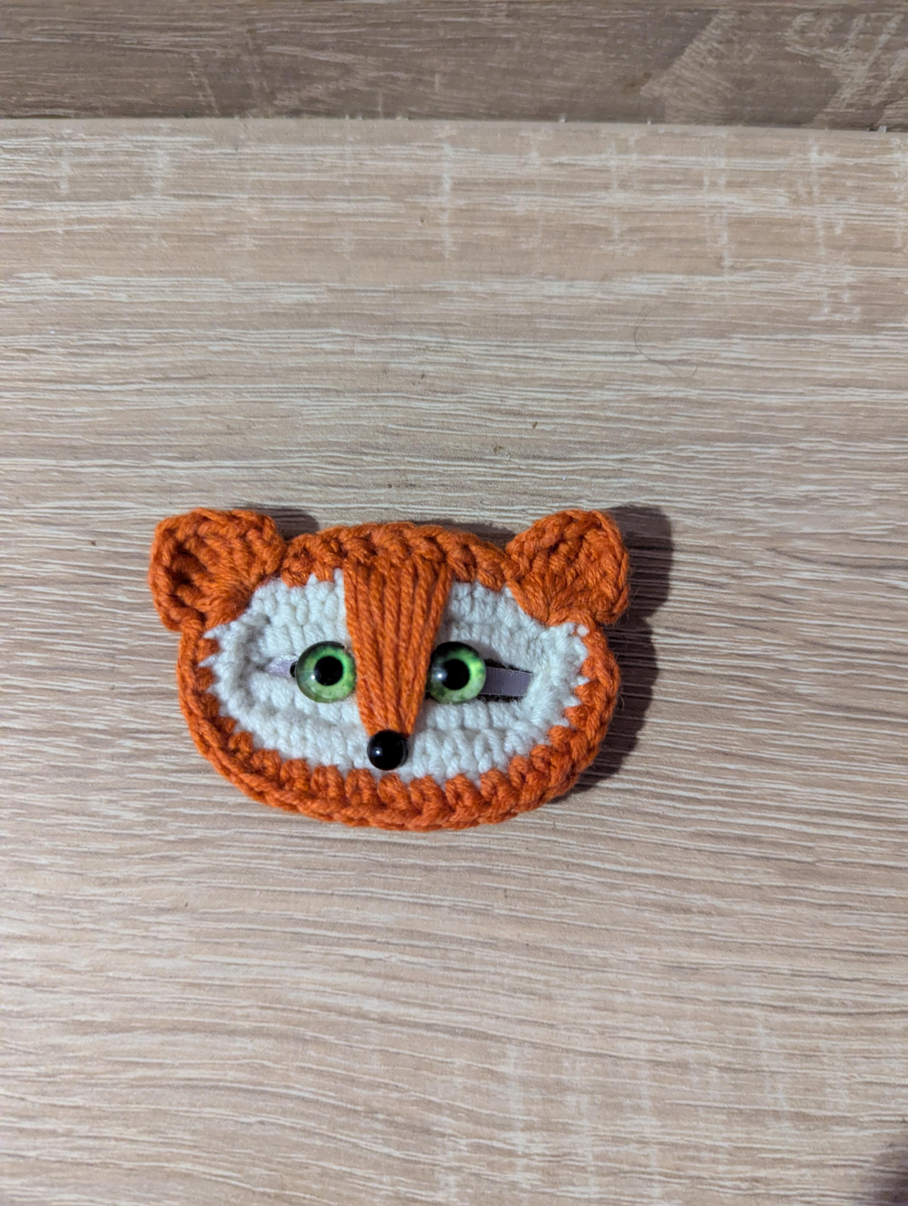 Fire fox Hair Clip English-US