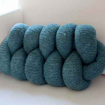 Knot pillow Brina