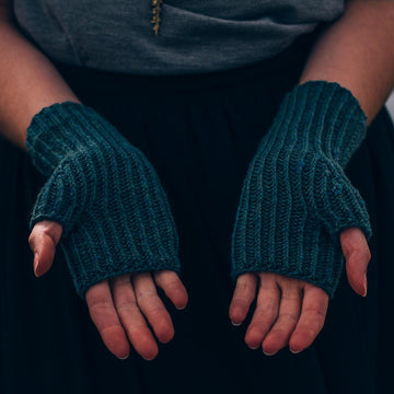 Pembroke Bay Mitts