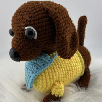 Dachshund Amigurumi Pattern – Say Hello to Pitoco! – Pattern Available in English and Portuguese