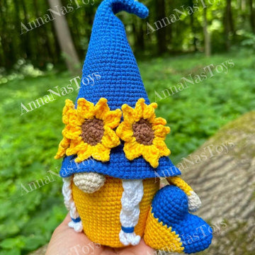 Patriotic gnome of Ukraine (girl)