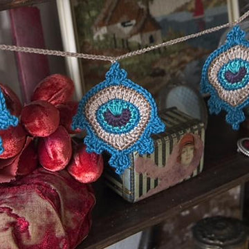Crochet Garland/Motif: Peacock Feather "Kekaa"