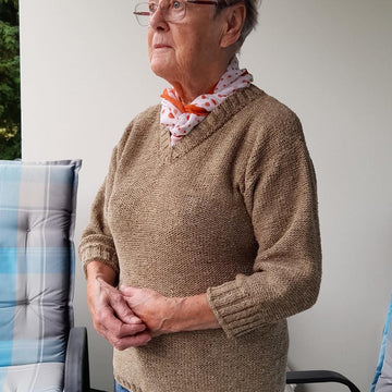 GENEVIEVE, lady's jumper in stocking st in reverse